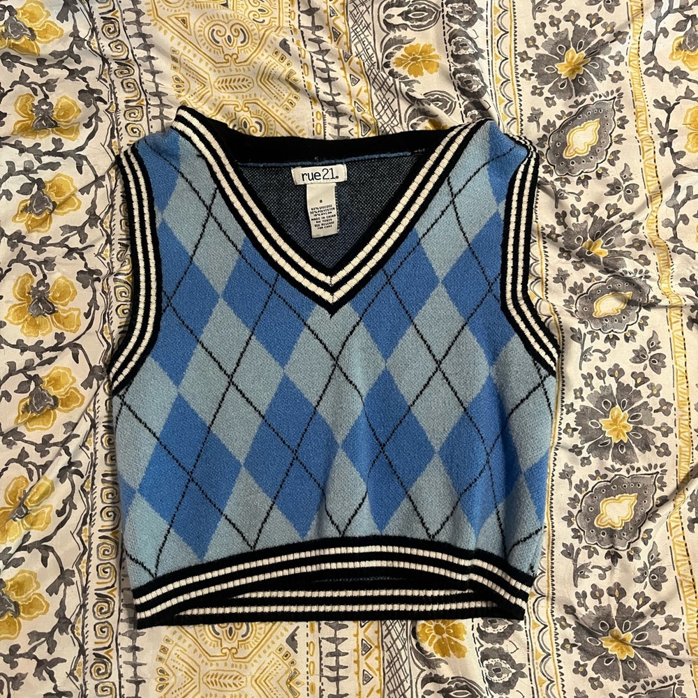 Rue21 Blue and Black V-Neck Sweater